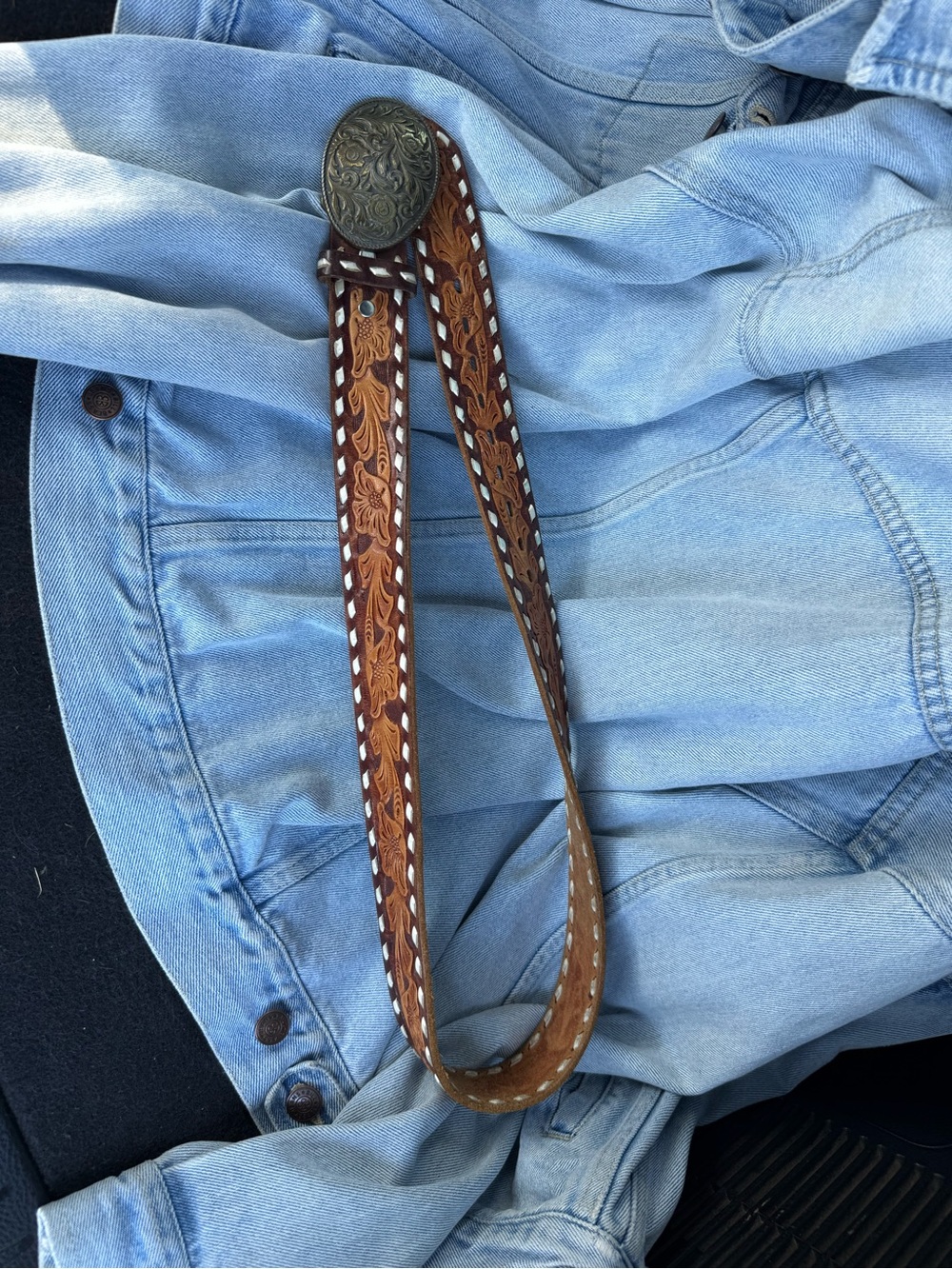 Vintage King’s Hand-Tooled Brown Leather Western Belt with Decorative Concho